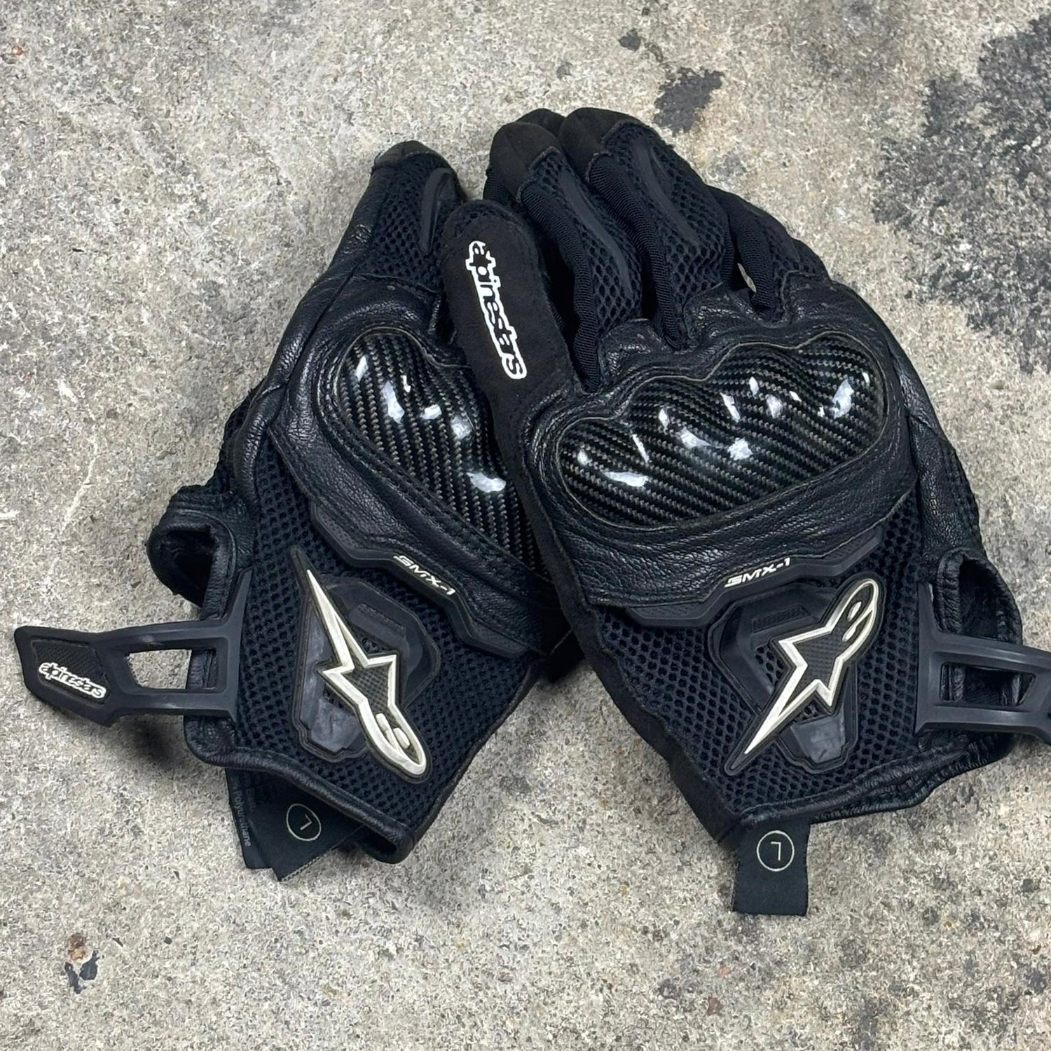 Gants carbone